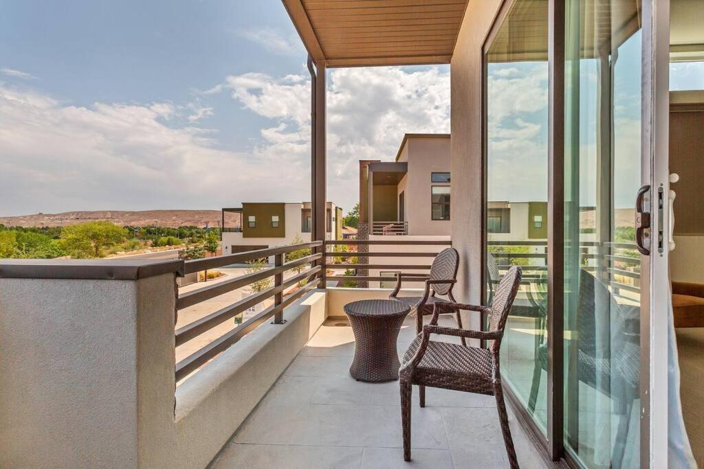 Villa #15 Pet Friendly! Year Round Heated Pool & Hot Tub! Upper Patios! St. George Exterior photo